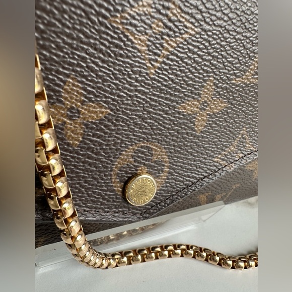 Authentic Louis Vuitton Sarah Wallet on chain w/COA - Picture 5 of 11
